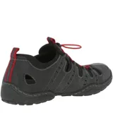 Sandalia deportiva de cuero color marrón con ajuste elástico y suela de goma negra.