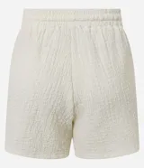 Bermuda color crema de poliéster y elastano, con cintura elástica con lazo y textura chambray.