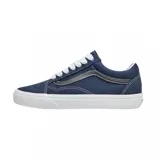 Zapatillas Vans Old Skool azul marino con la clásica sidestripe en cuero gris.