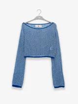 Sweater corto tejido con tres hilos de distintos tonos, uno de ellos con lurex.