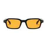 Lentes de sol unisex con montura cuadrada negra y lentes grises. Fabricados con plástico reciclado, con filtro UV 400. Incluye estuche.