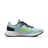Championes Nike Revolution 6 Next Nature, color gris con detalles en negro y amarillo flúor.