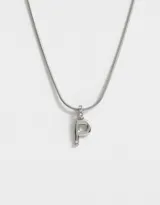 Cadena plateada de acero quirúrgico con dije de letra "B" con strass incrustados.