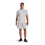 Short deportivo azul con cintura elástica negra, bolsillos laterales con cierre y logo de la marca en la pierna izquierda.