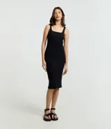 Vestido midi negro de rib de algodón con escote cuadrado y breteles anchos.