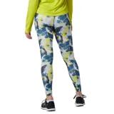 Calza larga de running New Balance modelo Printed Accelerate WP11213BYU, con estampado abstracto en tonos azul, amarillo y blanco.