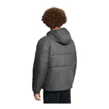 Campera aislante negra con capucha y logo de Under Armour en el pecho.