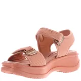 Sandalias Azaleia color piel con plataforma y ajuste con velcro.
