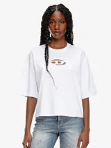 Camiseta oversize blanca de algodón orgánico con logo Diesel ovalado cortado a láser y bordado en el pecho.