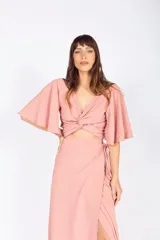 Pollera larga tipo portafolio de crepé color rosa.
