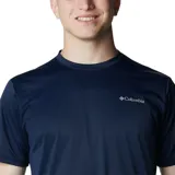Remera deportiva Columbia Hike Crew color borgoña, de corte clásico y manga corta, con logo estampado en el pecho. Confeccionada en poliéster con tecnología Omni-Wick para absorción de la humedad y control de olores.