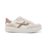 Championes blancos con detalles en rosa y glitter, con logo en forma de rayo en el lateral.