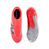 Championes de fútbol New Balance Furon Elite V8, color coral con detalles plateados y logo azul marino.