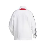 Campera Adidas blanca con detalles en rojo y negro, con cierre frontal y cuello alto. Presenta el escudo del Club Atlético River Plate en el pecho y las tres tiras características de Adidas en las mangas.