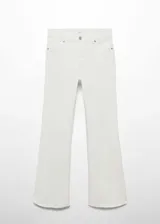 Pantalón de jean blanco, de corte flare, tiro alto y bajo desflecado. Confeccionado en tejido elástico de algodón reciclado.