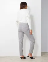 Jegging de algodón elastizado azul, marca Ruby Rd. Pretina ancha elastizada. Delantera con bolsillos simulados. Trasera con bolsillos aplicados.