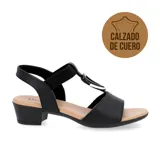 Sandalias de cuero negro con taco bajo y tira con hebilla metálica.