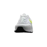 Zapatillas deportivas Nike Air Max SC, color blanco con detalles en gris y logo en verde flúor.