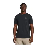 Remera deportiva Under Armour Vanish Seamless de hombre, color negro con logo plateado en el pecho. Confeccionada en tejido transpirable de secado rápido y sin costuras para evitar el roce.