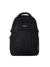 Mochila negra de estilo urbano con múltiples compartimentos frontales con cierre y asa superior. Presenta el logo de la marca "terrano" en blanco en la parte superior central.