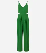 Mono largo color verde con escote en V, breteles finos ajustables, recortes laterales, pantalón palazzo y pliegues delanteros.