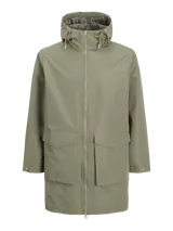 Parka térmica resistente al viento con capucha y cierre con cremallera. Cuenta con capucha ajustable con cordones, mangas largas con puños de canalé, cierre con cremallera y bolsillos frontales. Diseño largo con tapeta anti viento.