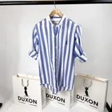Camisa mao de manga larga en algodón, con rayas azules y blancas.