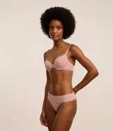 Soutien push-up liso color marrón topo, con breteles regulables y copa.