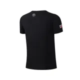 Remera blanca de manga corta con cuello redondo. Estampado frontal con la palabra "Miami" en cursiva sobre el escudo del Inter de Miami.