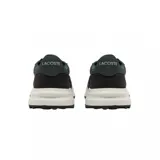 Championes urbanos Lacoste Elite Actv Evo, color negro con detalles en verde oscuro y logo del cocodrilo en blanco.