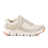 Championes Skechers Summits AT color beige con detalles en naranja. Capellada de malla y material sintético, cordones y plantilla Skechers Memory Foam.