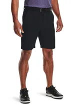 Short de golf negro con bolsillos laterales y traseros, cierre con botón y cinturón negro.