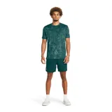 Short deportivo Under Armour Vanish Woven de hombre, color celeste con calza interior negra y logo estampado en la pierna izquierda.