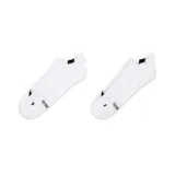 Pack de dos pares de medias Nike invisibles, color blanco con logo negro.