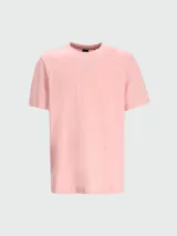 Camiseta color tostado de corte clásico con cuello redondo y logo bordado en el pecho.