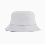 Gorro tipo bucket Puma color gris con logo de la marca bordado en negro.
