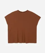 Blusa tipo muscle tee color turquesa, hecha en ribana de viscosa y poliéster, con escote redondo y sin sisas.