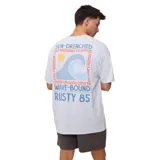 Remera celeste de manga corta con cuello redondo y logo estampado en el pecho.