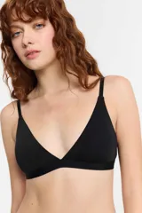 Bralette negro de microfibra con copas triangulares removibles y breteles ajustables.