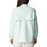 Camisa de pesca Columbia Bahama de manga larga color azul marino, con cuello abotonado, dos bolsillos frontales con cierre de velcro, ventilación en la espalda y tecnología Omni-Shade UPF 30.