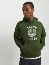 Canguro verde militar de Jack & Jones con capucha y bolsillo tipo canguro. Estampado frontal con logo de la marca en blanco.