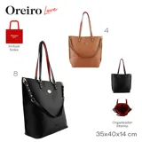 Bolso tipo tote de cuero sintético color marrón, con doble asa de hombro y correa bandolera extraíble. Tiene un aplique metálico dorado con forma de labios y el logo de la marca grabado en el frente.
