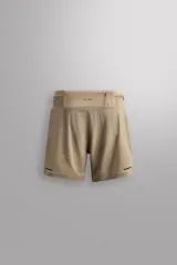 Shorts deportivos negros de tejido técnico elástico con estructura perforada. Cintura elástica ajustable con cordón interior, tres compartimentos de fácil acceso y bolsillo trasero de seguridad con cierre de cremallera. Bajo con aberturas laterales. Zara Athleticz.