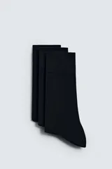 Pack de tres pares de calcetines de punto negros con acabado mercerizado y rib elástico.