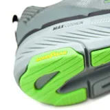 Championes deportivos Skechers Max Cushioning Premier 2.0 - Vantage, color gris con detalles en verde. Capellada de malla y material sintético, cordones, amortiguación ULTRA GO, plantilla Air-Cooled Goga Mat y suela Goodyear Performance.