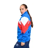 Buzo deportivo Umbro del Club Nacional de Football, para mujer. Diseño con cierre de media cremallera, mangas largas con bloques de color azul, blanco y rojo, y escudo del club bordado en el pecho.