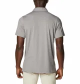 Polo de hombre Columbia Tech Trail, color blanco, de manga corta, con logo bordado en el pecho. Confeccionada en tejido hidroabsorbente Omni-Wick™ con elastano.