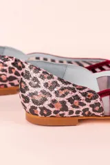 Ballerinas combinadas en punta y talón. Base de rejilla y tiras cortadas a láser en terciopelo de seda.