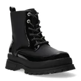 Bota corta acordonada color blanco con suela track y cierre lateral.