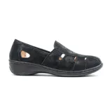 Zapato casual Korium Confort Elia color visón, con capellada de cuero ecológico con perforaciones y elástico en la parte superior.